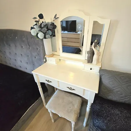 Saints Housestay Whole House Leeds (West Yorkshire)